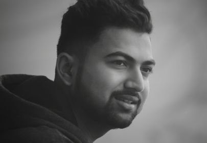 SinhaSourodeep's profile picture. Graduate 🎓 
|Bengoli|
Mission  #PurneaAirport