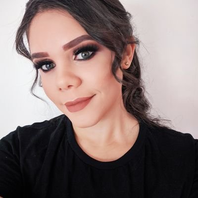 Leitora compulsiva, estudante de medicina e dorameira nas horas vagas, mas não venho muito por aqui… ☺️