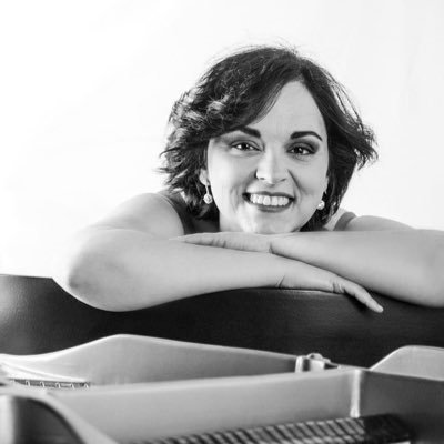Profesora superior de música, Canto/ Soprano/ Profesora de Canto, Conservatorio “García Matos”, Plasencia