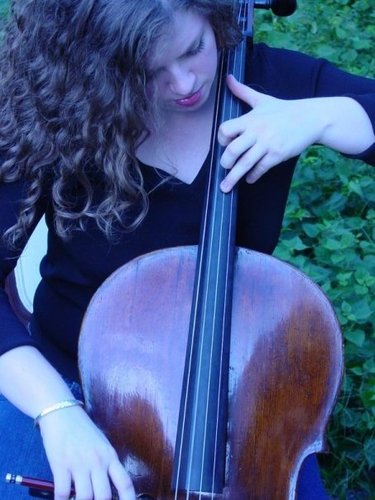 emileigh451's profile picture. cellist, bookworm, younger sister, and solfege nerd