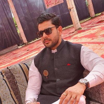 ManuStillrocks's profile picture. I feel like a Indiana Jones, b’coz you are the treasure I am looking for.