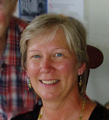 Featherwood777's profile picture. I am a retired art teacher and loving it.  I read, garden, write poetry, and watercolor paint.  I love birds, photography, dachshunds and my wonderful kids!