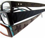 I am a sales rep for a boutique eyewear company based out of Hawaii. I live and work in Minneapolis and am dedicated to networking and promoting my business.