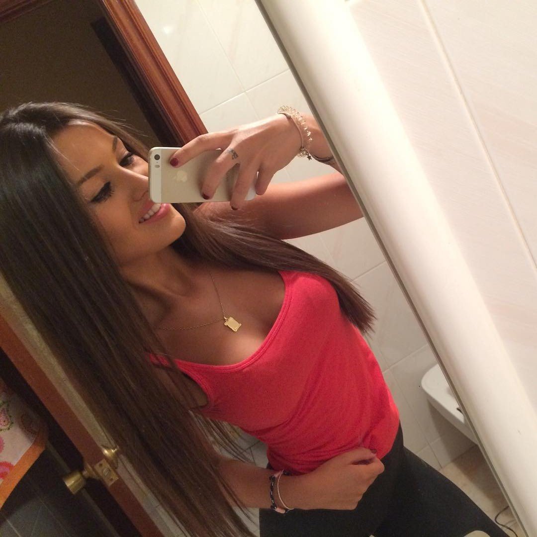Do you want to get my hot sexy photo? Follow me quickly, and I will send it to your Direct 😘😚😘