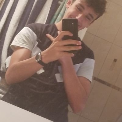 PedrettiAlexan8's profile picture. 