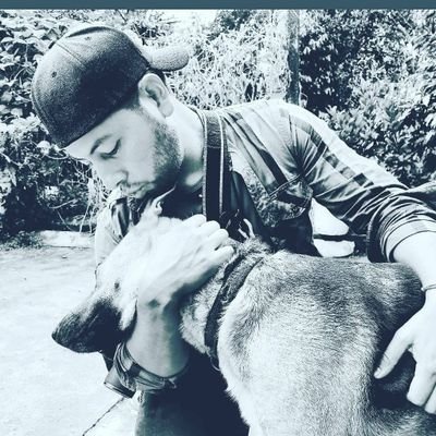 daniektj's profile picture. 🎨 UI Designer | 👨‍💻Frontend 
Me apasiona la tecnología, las artes marciales y la fotografía.