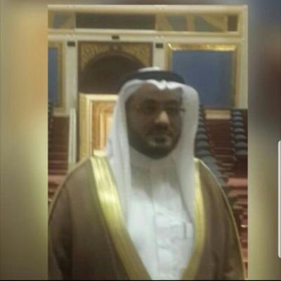  أستاذ الدراسات العليا بكلية اللغة العربية بالجامعة الإسلامية بالمدينة المنورة ، عميد كلية اللغة العربية سابقاً ، باحث وكاتب في صحيفة المدينة.