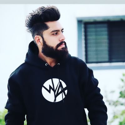 akshayj49207424's profile picture. 👑 Trying to make life better 👑