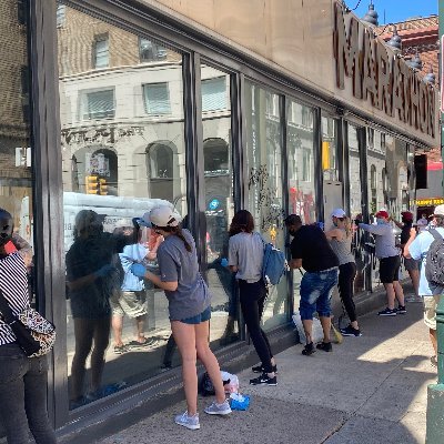 viralnewsup's profile picture. 