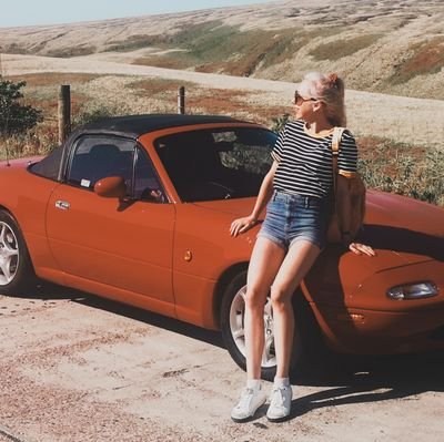 izzieb93's profile picture. 🐈