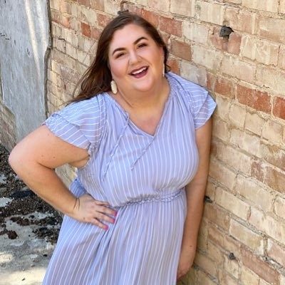 Beauty and Plus-Size blogger near Central AR