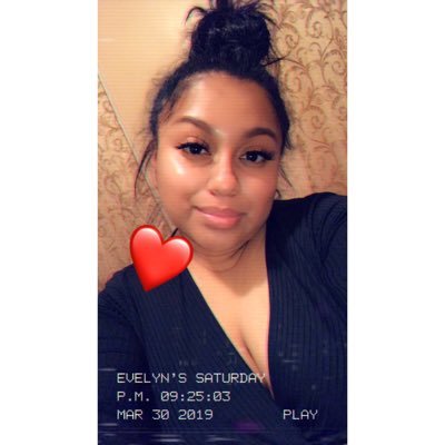 Evelyncxo1's profile picture. 