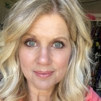 Debbie McAnally - @DebbieMcAnally2 Twitter Profile Photo