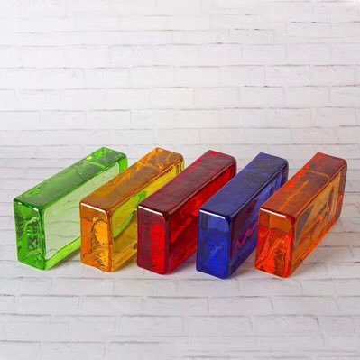 Yiwu Shining Crystal Import & Export Co.,ltd manufacture solid glass blocks,crystal bricks,glass building materials,crystal trophy award,3D photo crystals gifts