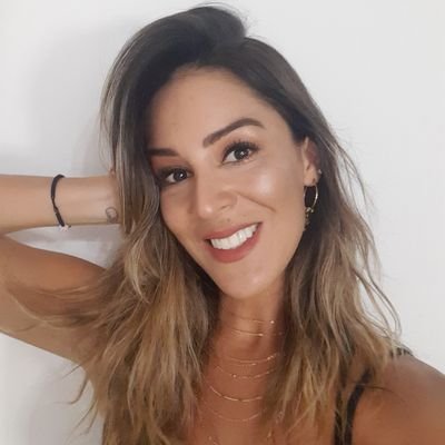 Mama de 2 personitas que me cambiaron la vida Luana y Paulina!!!
Instagram,Twitter,Facebook: Claumaelsa 👍
YO SOY PARAGUAYITA NO NIEGO MI NACIÓN💗
Tv📺Radio📻