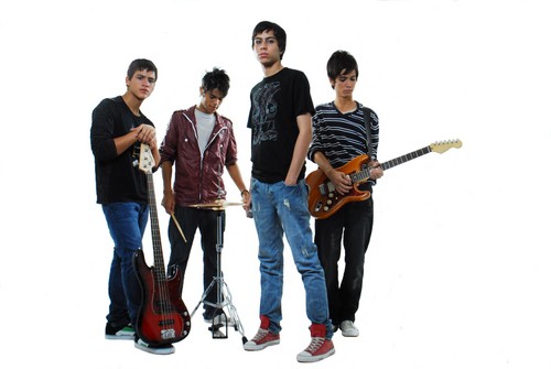 Fanatic@s de la Banda @crux_band !!!
Love MUSIC...GOOD Music ;) / Spam por la banda q amo así que mejor...Follow @crux_band
