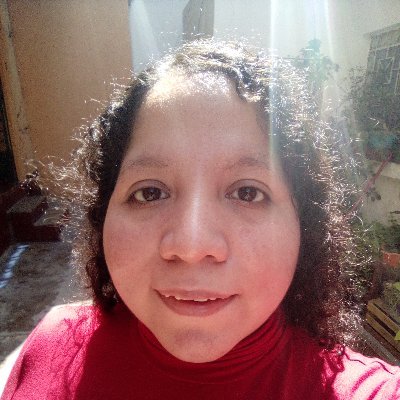 Soy bella por naturaleza, mi cabello negro y mis ojos marrones hermosos lo dicen , mi rostro lo dice por si solo y lo creo , soy hermosa y dorada , soy bella.