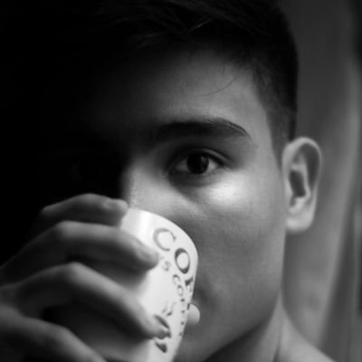 SebasRendonB's profile picture. yo me parcho, ustedes?