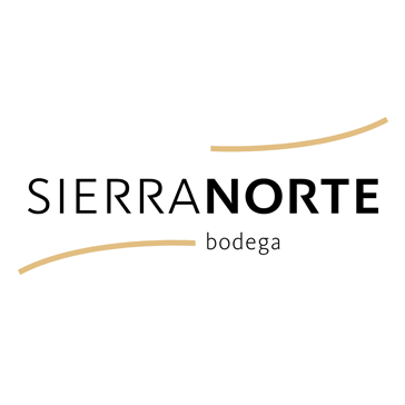 Somos la suma 3 generaciones vitivinícolas. Nuestros vinos son el fruto del trabajo en equipo, un entorno único y la puesta en valor de variedades autóctonas.