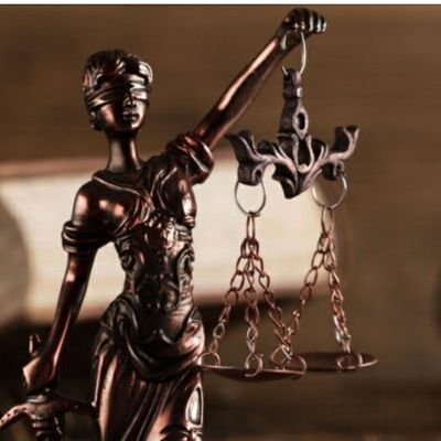 Donde hay poca justicia es un peligro tener razón