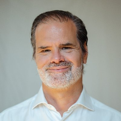 CoachOscarVigo's profile picture. Ingeniero Electrónico, Coach Profesional, Consultor de Negocios y Ventas, Mentor, Padre, Pareja y mil cosas más...
#coaching #emprendedor #mentoring #consultor