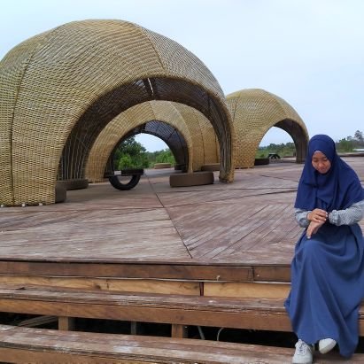 Riezkia_Math95's profile picture. 