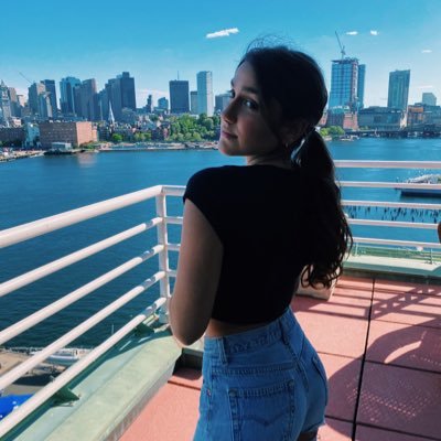 chloecatino1's profile picture.