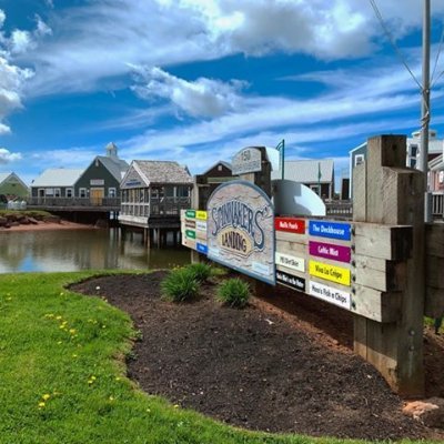A waterfront marketplace in Summerside, PEI featuring the best crafts, clothing, and food that local artisans have to offer!