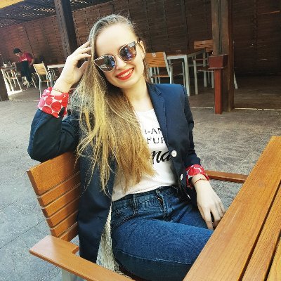 Andreea85934473's profile picture. 