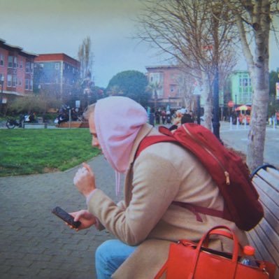 loulouportheret's profile picture. 