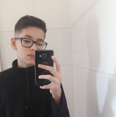 Flop_O_Esperto's profile picture. Porto Alegre from Brasil
14 anos
Gosto de futebol, jogos, vôlei e vai indo.
Colorado de paixão