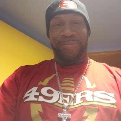 God's special Son, Husband,Father, Bank Professional,Choir Director, and world's #1 Yankee fan..49er Faithful..GSW ..all that I have it comes from the Lord.
