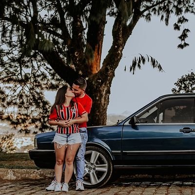 Fisioterapeuta, namorada do Marcos Vinicius, torcedora fanática do são Paulo futebol clube, tenho uma família maravilhosa, aprendo a viver um dia de cada vez!!!