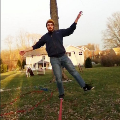 dropru's profile picture. College-dropout turn seamster