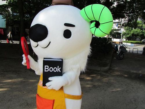 大阪古書組合・大阪古書会館にて月一回の古本即売会を開催しております「たにまち月いち古書即売会」の中の人です。
ツイートやいいねはあくまで中の人の個人的独語。
沢山の古本達がひっそりとあなたとの出会いをお待ちしております。もちろん入場無料です。