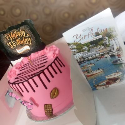 cakes 🎂
Doughnuts🍩
pastries,😋
small chops😜
outdoorservice😎
events🥰
confectionery🧁
08168109050
WhatsApp👆