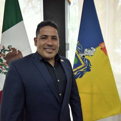 Lic. En MKT, Entrenador de Fútbol, Secretario Particular de la Dirección de CODE Jalisco y con la mejor chamba del mundo ser papá de dos hijos maravillosos