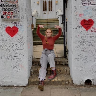 meganeberius's profile picture. she/her