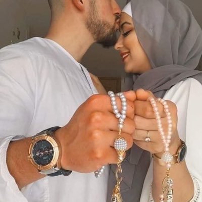 “قدّرني يا الله أن أكون الزهرة والساقي، قدرني ألا يمتد إيذائي فأصبح سبب تعثر أحدهم وتألمه، قدرني أن أعيش طيّبًا وأُحشر مع الطيّبين🌸 ✈️🎼🍪🍕🍔