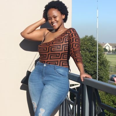 okuhlenomana's profile picture. Public Relations and Communications student.|| Aspiring to be everything I was told I could never be.|| I follow back🤗