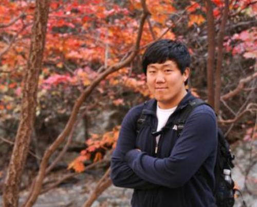 yss_design's profile picture. 한가한 남자.