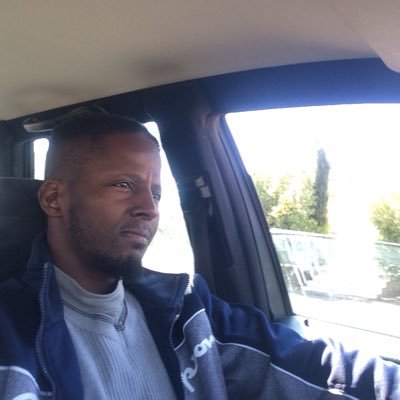 fauzsnek88_'s profile picture. نبتسم رغم الألام التي في قلوبنا