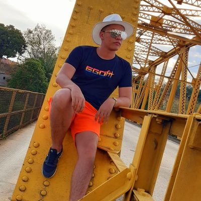 Alex63338266's profile picture. since 2000🌍
Ingeniero en formación 📒📕
Salud pública 🥼
Comercio 📈📊