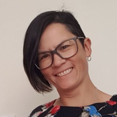 Massage therapist, marketer, #rugbychick, wannabe geek. Disproving the theory 'You can't make real friends on Twitter' since 2008