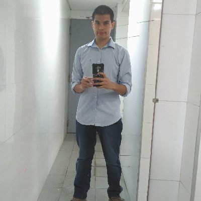 Ingeniero en Informática. 
Programador.
Hincha de Boca.