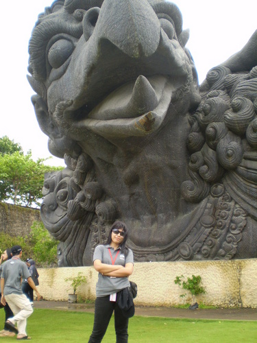 piegonzes's profile picture. simple....