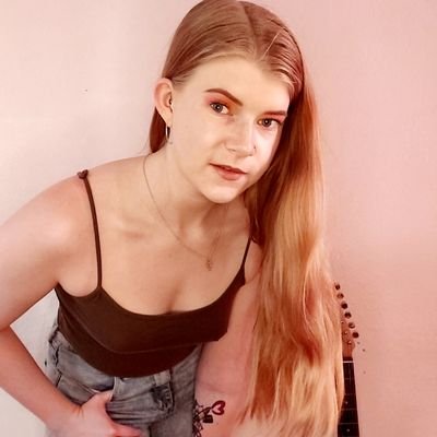 https://t.co/qK5ZTIh5AC // Songwriter/Artist & budding Producer // UK 🏴 //