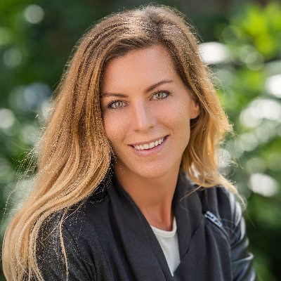 Corporate hippie. Lover of hiking, yoga, boarding & experiential marketing. Everyday is a celebration. #DellTechWorld