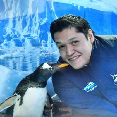 Abogado mexicano, extrovertido, orgulloso hidrocalido de corazón.