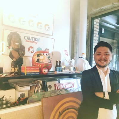 toB saasのセールス狂。「その仕事は誰を幸せにするのか」の思考癖。バンコクと東京のデュアルライフ!好き:シーシャ|日本語ラップ|ゴルフ|サウナ。現職←ROXX←エムスリーキャリアBizDev←ベトナム駐在で海外拠点立上げ←新卒で水道インフラメーカー。#1選セレクター #仮想上司 の発案者。ゆきのこ保育園卒